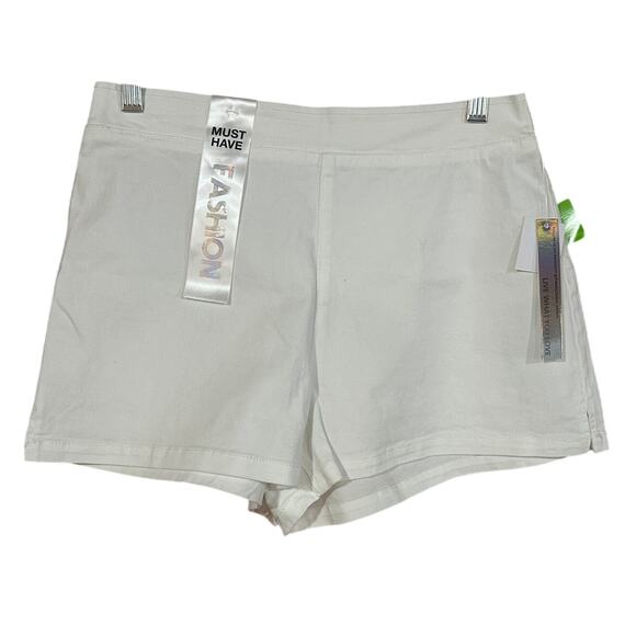 CLEARANCE NWT Tinseltown Women’s Pull-On White Shorts High Rise Size M - Picture 1 of 10